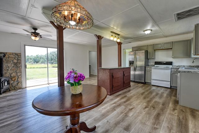 5148 Fm 457, Bay City, TX 77414