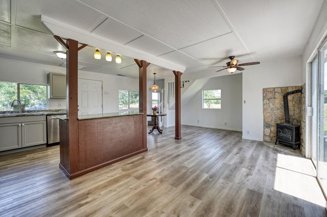 5148 Fm 457, Bay City, TX 77414