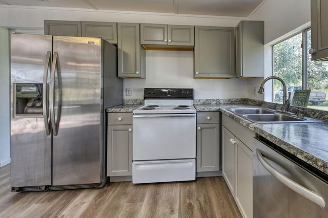 5148 Fm 457, Bay City, TX 77414