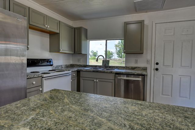 5148 Fm 457, Bay City, TX 77414