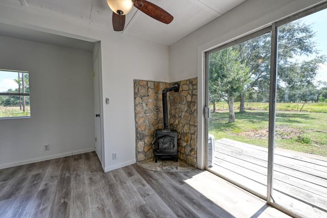 5148 Fm 457, Bay City, TX 77414