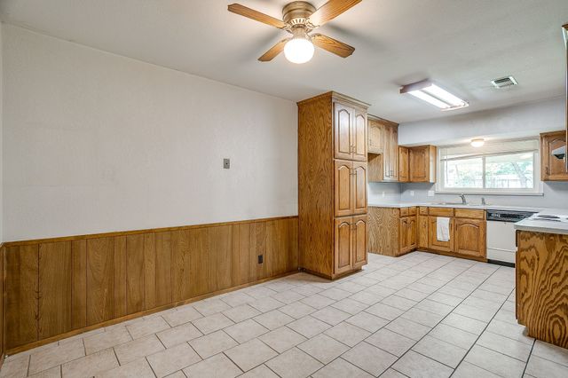 340 Grand Meadow Drive, Fort Worth, TX 76108