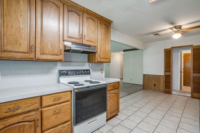 340 Grand Meadow Drive, Fort Worth, TX 76108