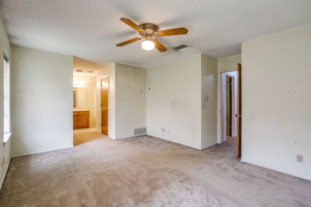 340 Grand Meadow Drive, Fort Worth, TX 76108