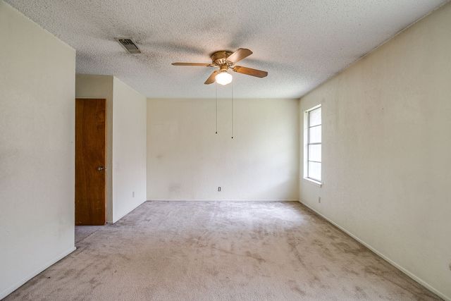 340 Grand Meadow Drive, Fort Worth, TX 76108