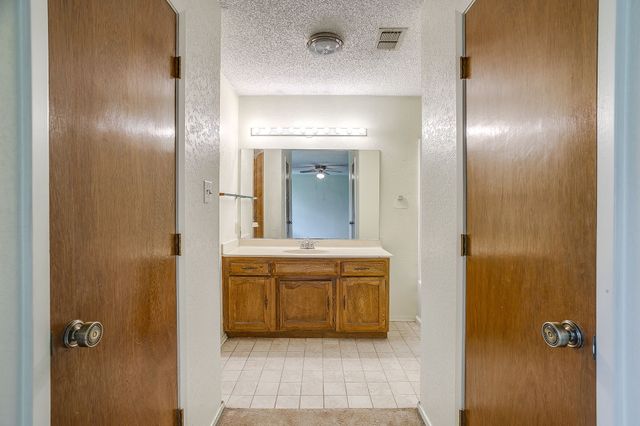 340 Grand Meadow Drive, Fort Worth, TX 76108