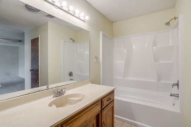 340 Grand Meadow Drive, Fort Worth, TX 76108