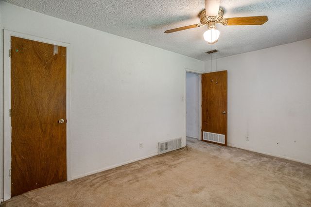 340 Grand Meadow Drive, Fort Worth, TX 76108