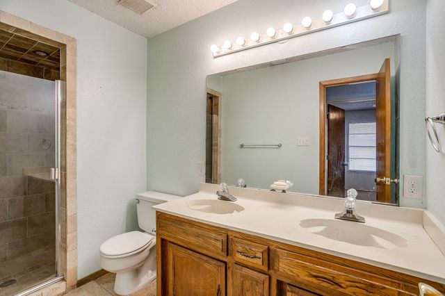 340 Grand Meadow Drive, Fort Worth, TX 76108