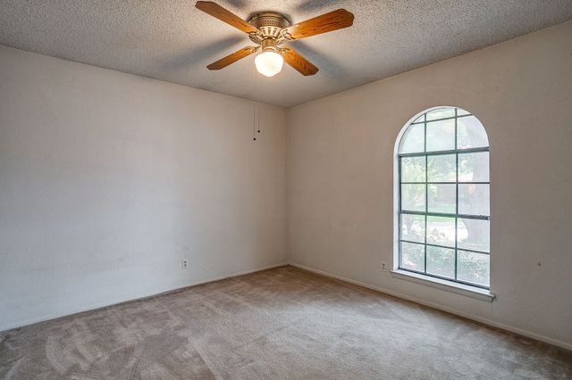 340 Grand Meadow Drive, Fort Worth, TX 76108