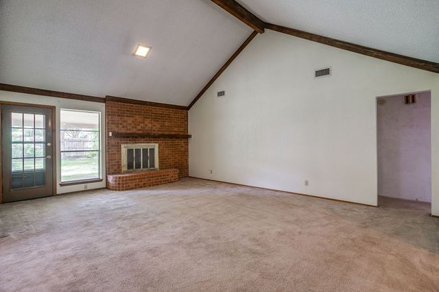 340 Grand Meadow Drive, Fort Worth, TX 76108
