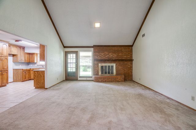 340 Grand Meadow Drive, Fort Worth, TX 76108