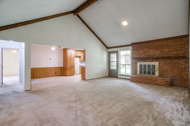 340 Grand Meadow Drive, Fort Worth, TX 76108