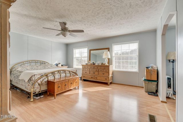 4161 Carters Valley Road, Church Hill, TN 37642