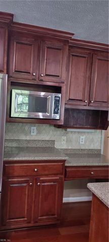 110 Liberty DR, Yorktown, VA 23693