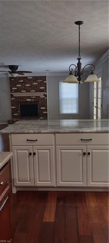 110 Liberty DR, Yorktown, VA 23693