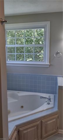 110 Liberty DR, Yorktown, VA 23693