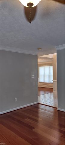 110 Liberty DR, Yorktown, VA 23693