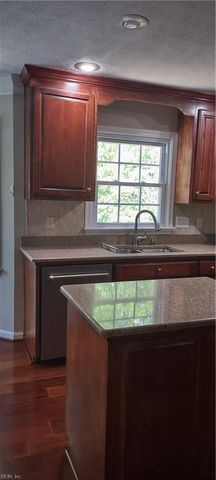 110 Liberty DR, Yorktown, VA 23693