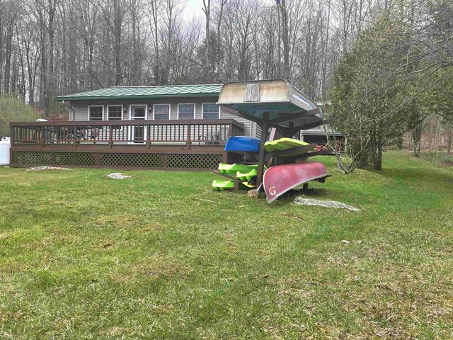 16 West Shore Drive, Tinmouth, VT 05773
