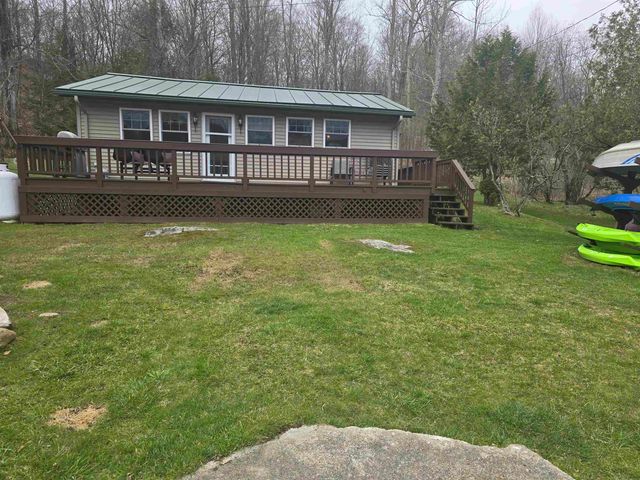 16 West Shore Drive, Tinmouth, VT 05773
