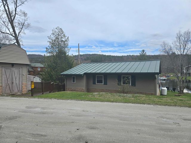 16 West Shore Drive, Tinmouth, VT 05773