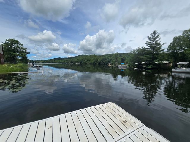16 West Shore Drive, Tinmouth, VT 05773