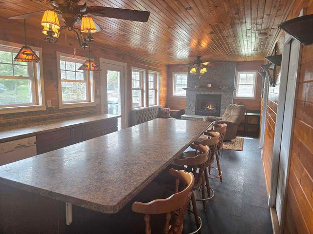 16 West Shore Drive, Tinmouth, VT 05773