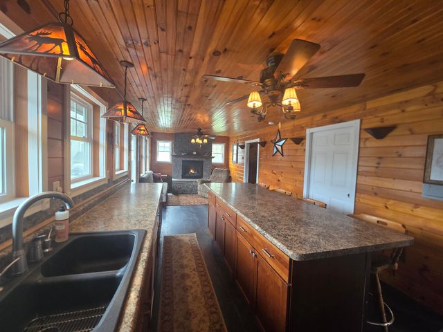 16 West Shore Drive, Tinmouth, VT 05773
