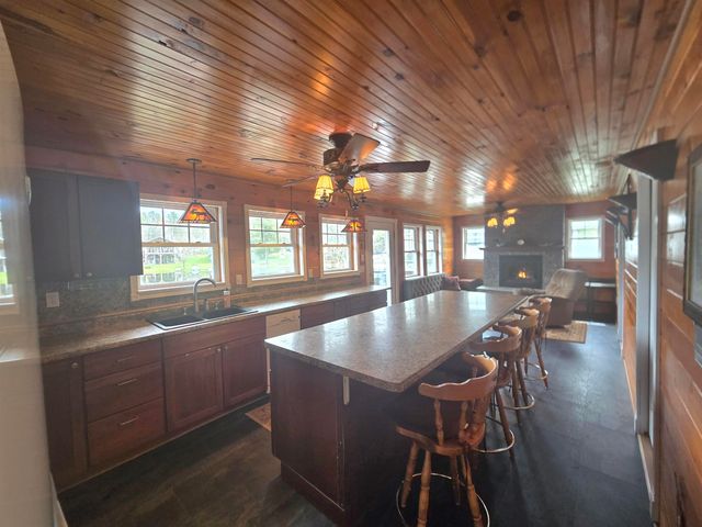 16 West Shore Drive, Tinmouth, VT 05773