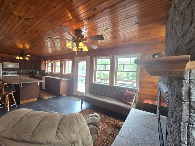 16 West Shore Drive, Tinmouth, VT 05773