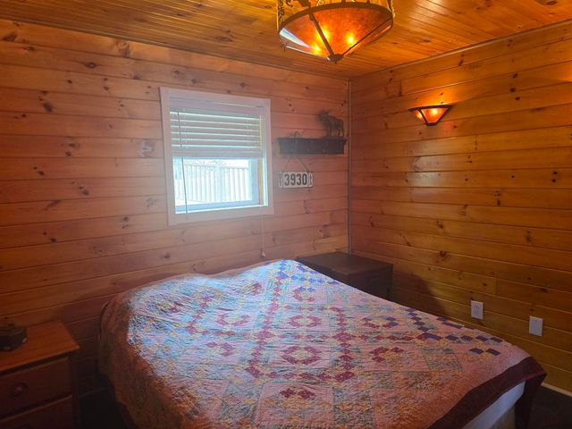 16 West Shore Drive, Tinmouth, VT 05773