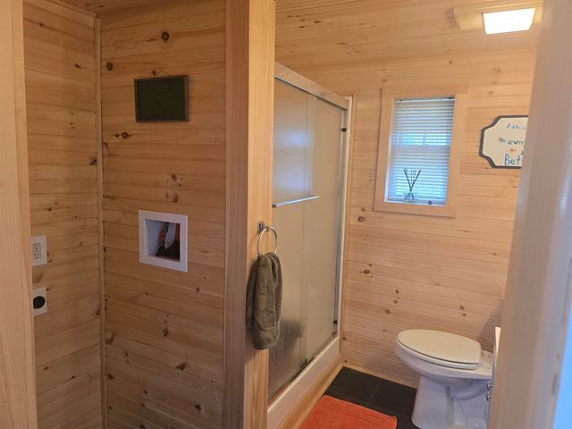 16 West Shore Drive, Tinmouth, VT 05773