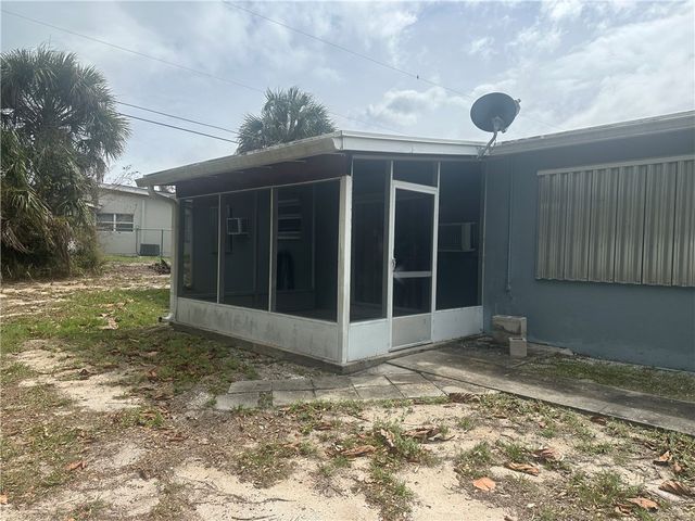832 Lance Street, Sebastian, FL 32958