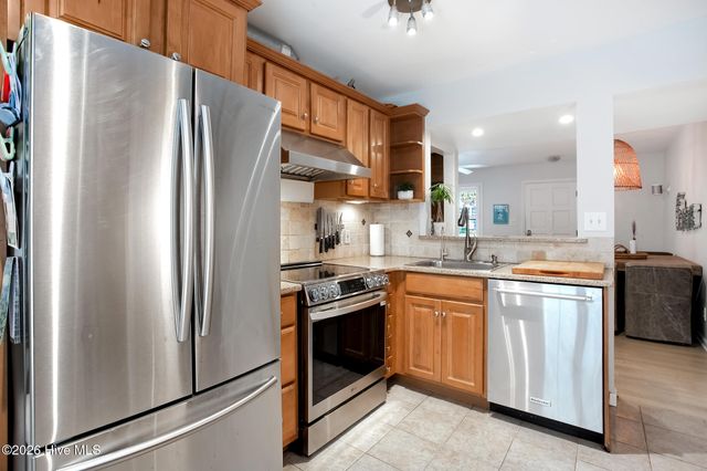 16 Oceanic Street, Wrightsville Beach, NC 28480