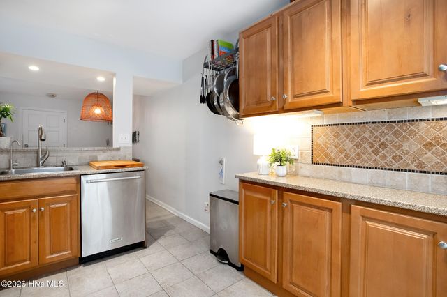 16 Oceanic Street, Wrightsville Beach, NC 28480