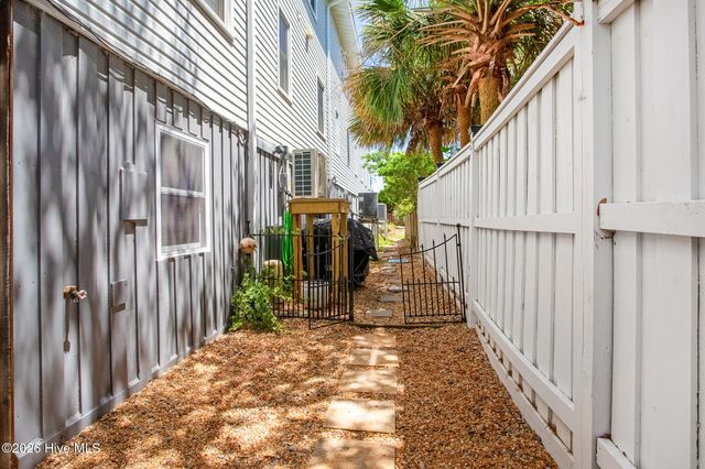 16 Oceanic Street, Wrightsville Beach, NC 28480