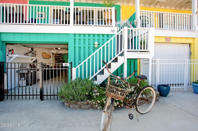 16 Oceanic Street, Wrightsville Beach, NC 28480