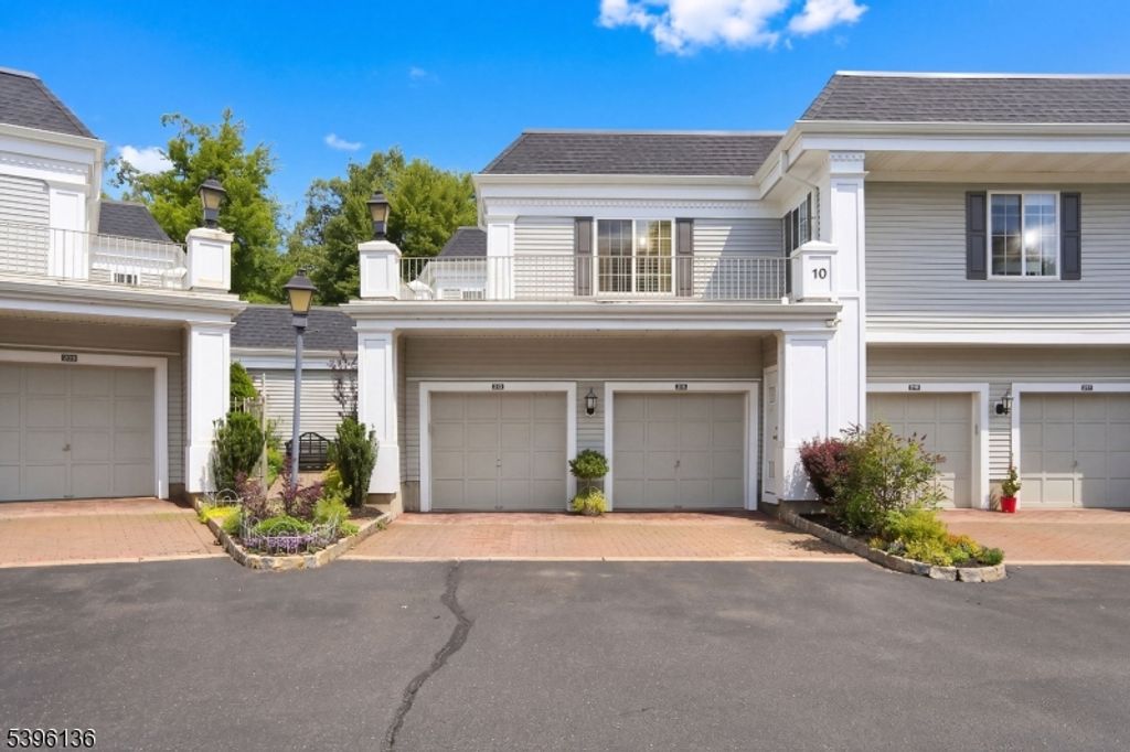 215 Riveredge Dr, Chatham Twp., NJ 07928 — photo 2
