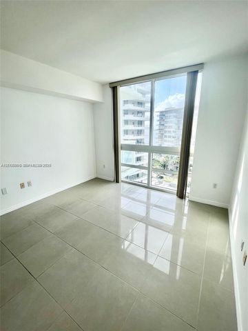 218 SE 14th St 903, Miami, FL 33131