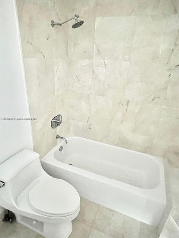 218 SE 14th St 903, Miami, FL 33131