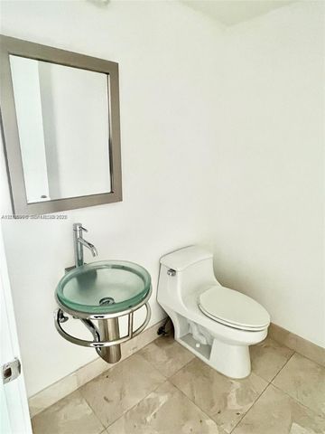 218 SE 14th St 903, Miami, FL 33131