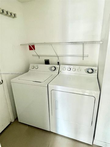 218 SE 14th St 903, Miami, FL 33131