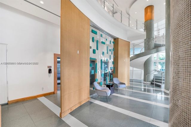 218 SE 14th St 903, Miami, FL 33131