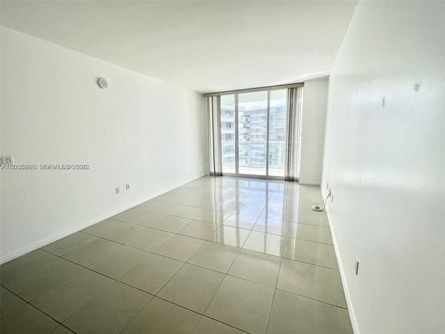 218 SE 14th St 903, Miami, FL 33131