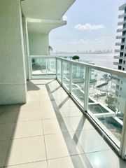 218 SE 14th St 903, Miami, FL 33131