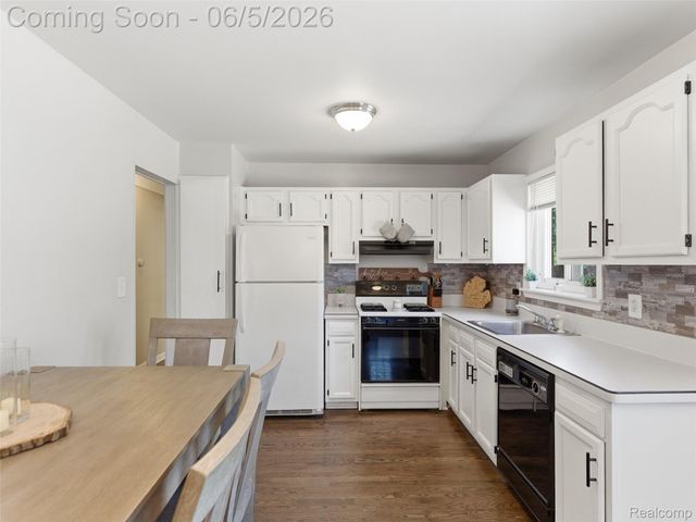 14081 La Chene Avenue, Warren, MI 48088