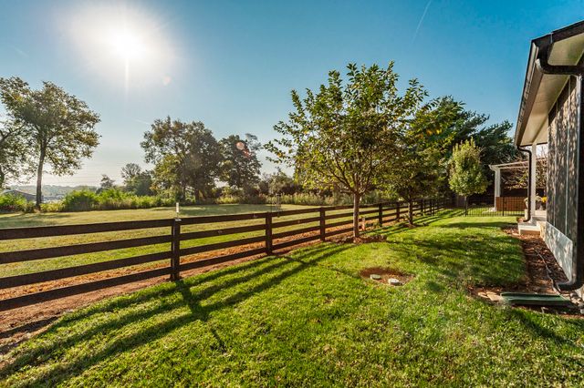 279 Griffin Ln, Gallatin, TN 37066
