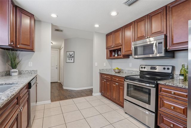 2501 W GRAY STREET, Tampa, FL 33609