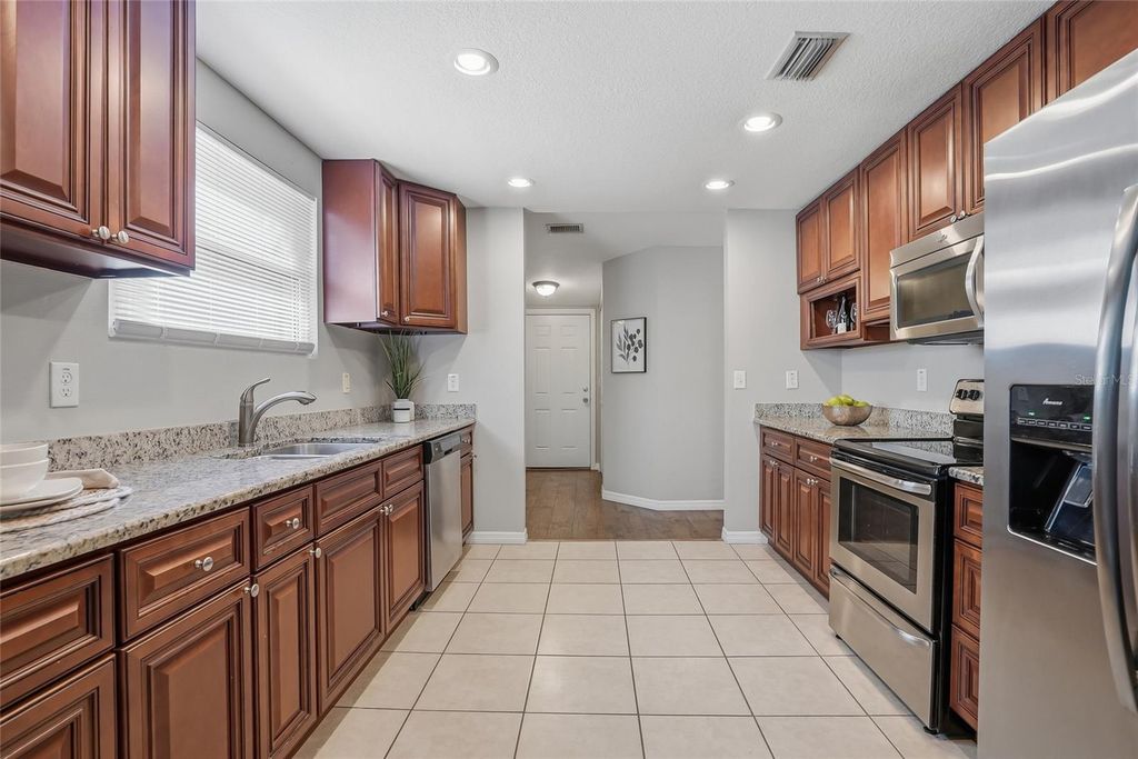 Image 14 of property listing at 2501 W GRAY STREET, Tampa, FL 33609